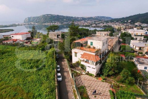 Villa a Bacoli, Napoli