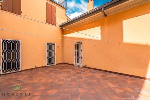 Appartement à Bologne, Émilie-Romagne