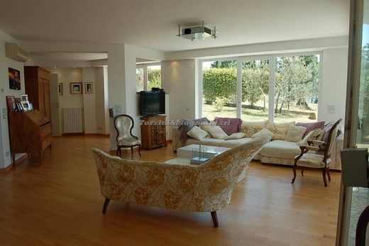 Villa in Capolona, Province of Arezzo