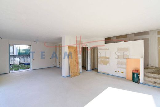 Willa w Lurago d'Erba, Provincia di Como