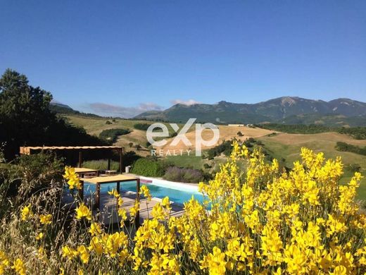 빌라 / Cagli, Provincia di Pesaro e Urbino