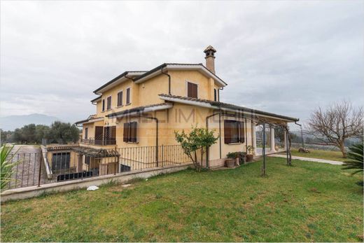 Villa a Palombara Sabina, Roma
