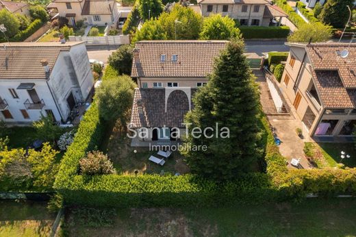 Villa in Triuggio, Provincia di Monza e della Brianza