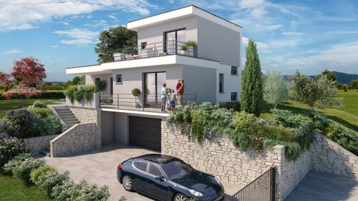 Villa a Valgreghentino, Lecco