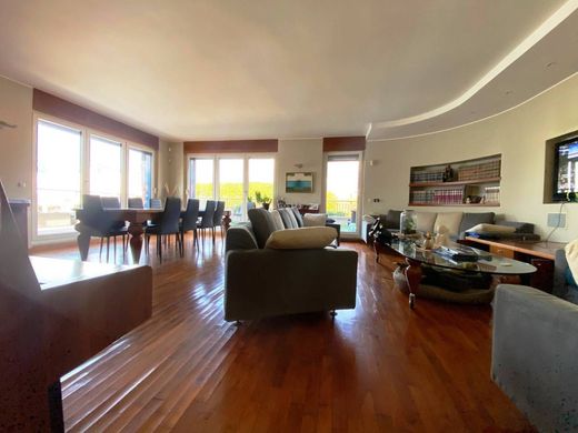 Apartamento - Lecco, Provincia di Lecco