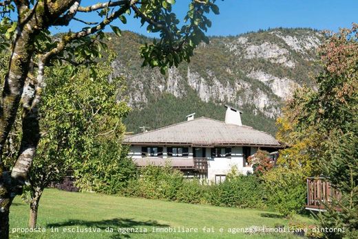 Villa a Fai della Paganella, Trento