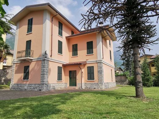 Villa in Civate, Provincia di Lecco