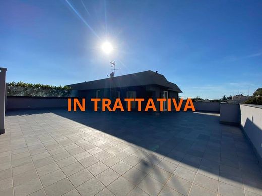 Penthouse Roma, Lazio bölgesinde
