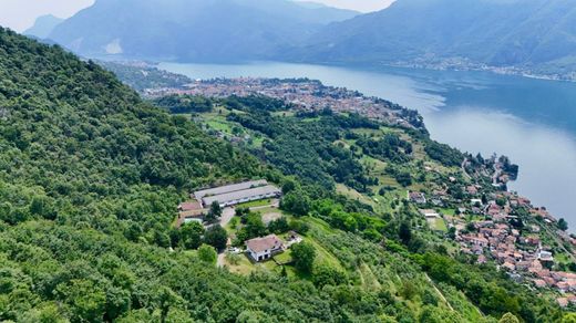 Villa a Mandello del Lario, Lecco