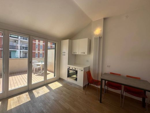 Apartment / Etagenwohnung in Mailand, Lombardei