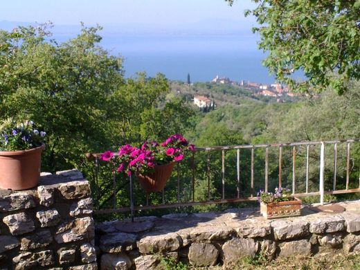 빌라 / Passignano sul Trasimeno, Provincia di Perugia