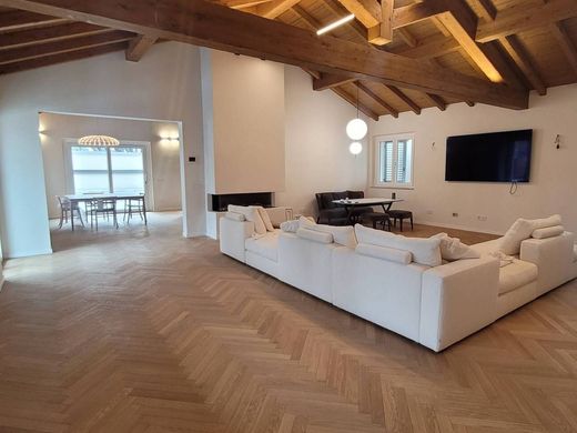 Penthouse w Rho, Città metropolitana di Milano