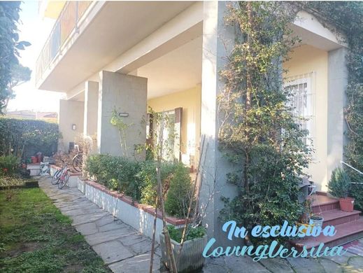 Βίλα σε Montignoso, Provincia di Massa-Carrara