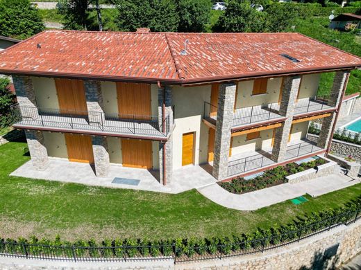 Villa in Tignale, Provincia di Brescia