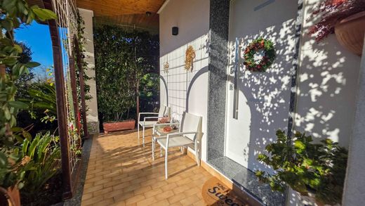 Villa Garbagnate Milanese, Milano ilçesinde