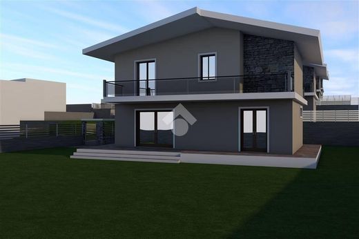 Villa in Viggiù, Provincia di Varese