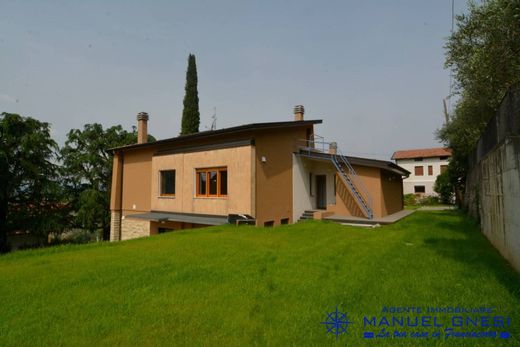 Piso / Apartamento en Provaglio d'Iseo, Provincia di Brescia