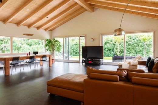 Villa in Sumirago, Provincia di Varese