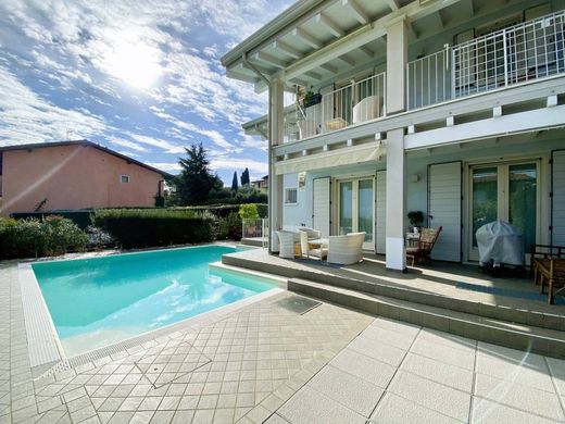 Villa a Polpenazze del Garda, Brescia