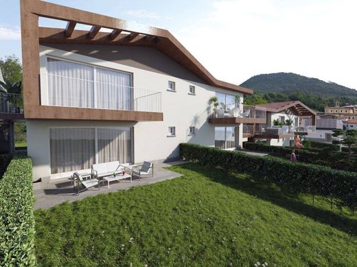 Terraced house in Solto Collina, Provincia di Bergamo