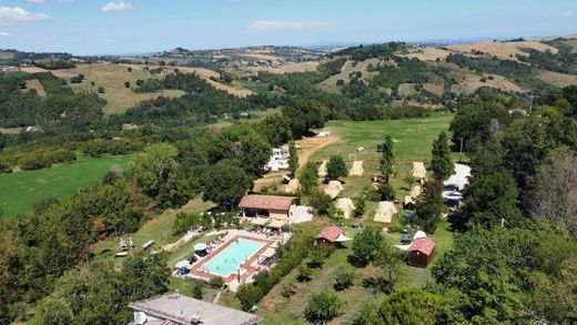 Villa en Gualdo, Provincia di Macerata