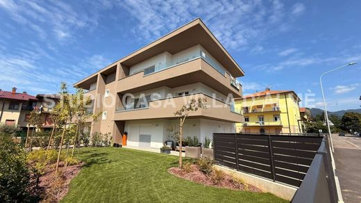 阁楼  Scano al Brembo, 贝尔加莫省