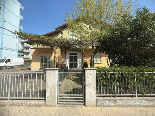 Villa Ravenna, Ravenna ilçesinde