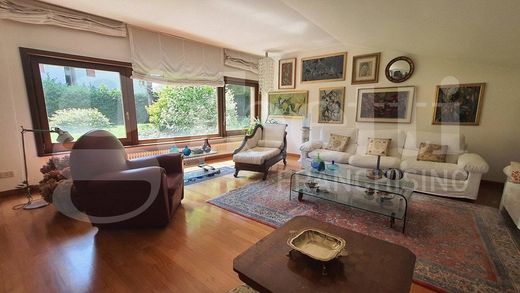 Villa in Belluno, Provincia di Belluno