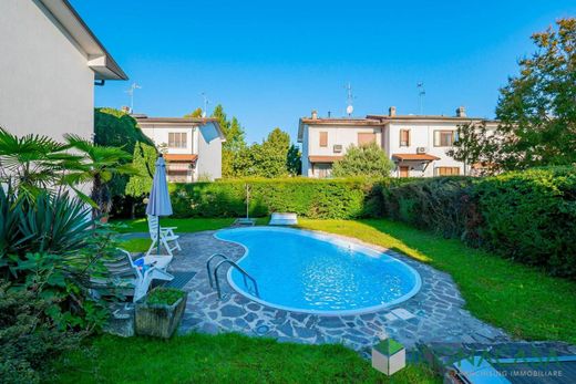 ‏וילה ב  San Giuliano Milanese, Città metropolitana di Milano