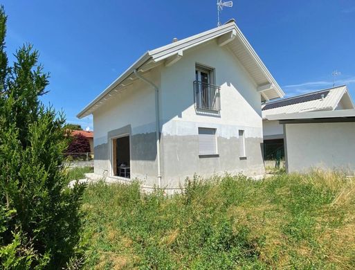 Villa a Carugo, Como