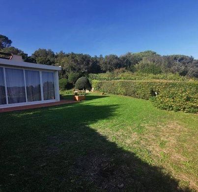 Sıralı evler Castiglione della Pescaia, Grosseto ilçesinde