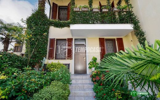 Terraced house in Buccinasco, Milan