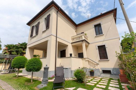 Villa in Novate Milanese, Città metropolitana di Milano