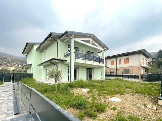 Villa in Ome, Provincia di Brescia
