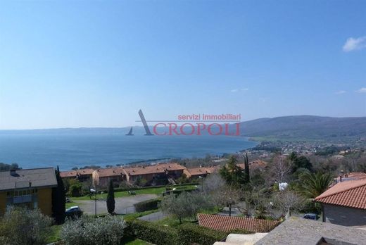 Villa in Trevignano Romano, Rome