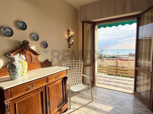 Penthouse à Viareggio, Lucques