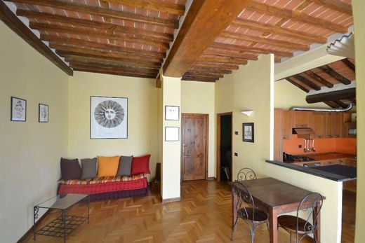 Pietrasanta, Provincia di Luccaのアパートメント