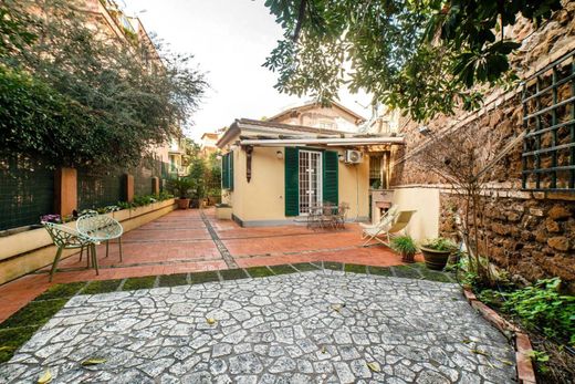 Apartment / Etagenwohnung in Rom, Latium