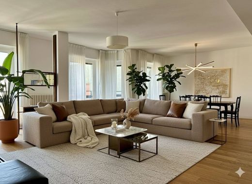 Penthouse Milano, Milano ilçesinde