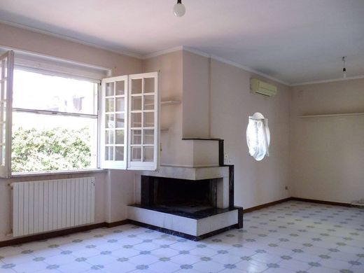 Villa in Casoria, Naples