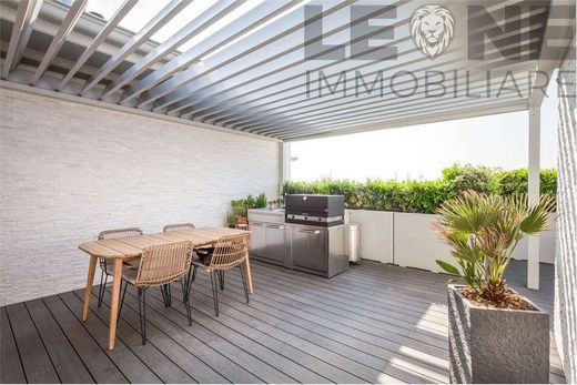 Penthouse Spilamberto, Modena ilçesinde