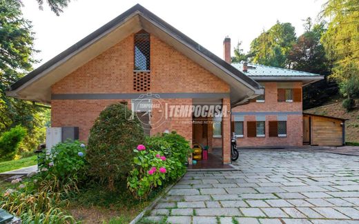 Apartment / Etagenwohnung in Turin, Piemont