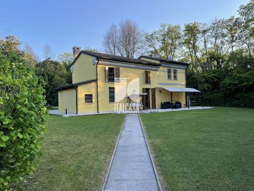 Villa à Mantova, Mantoue