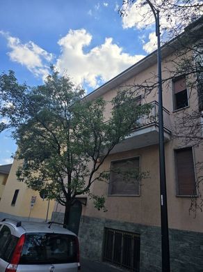 Villa - Cinisello Balsamo, Milão