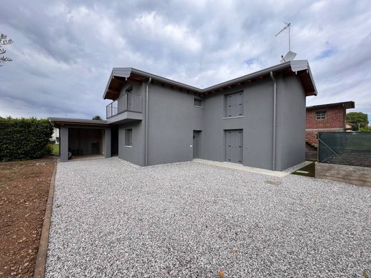 Villa in Martignacco, Udine