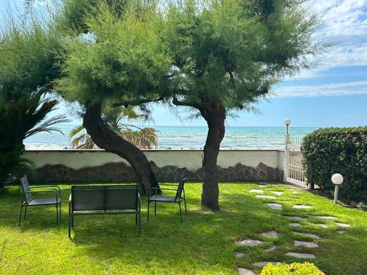 Apartament w Anzio, Rzym