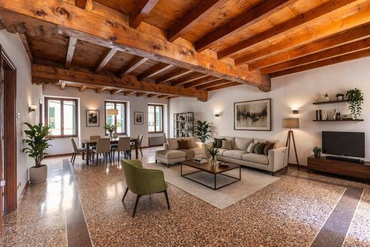 Apartament w Werona, Provincia di Verona