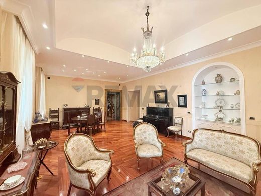 Piso / Apartamento en Nápoles, Napoles