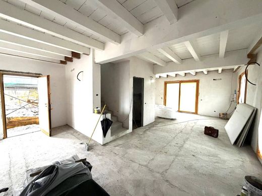 Villa in Busto Garolfo, Milan