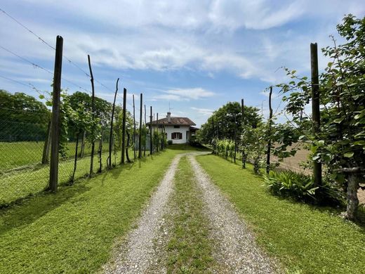 Casale a Colloredo di Monte Albano, Udine